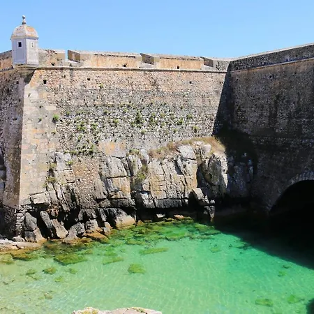 Cozy House In Peniche, 30 M² With Sea View *