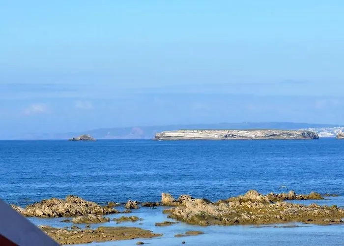 Дом отдыха Cozy House In Peniche, 30 M² With Sea View Пениши