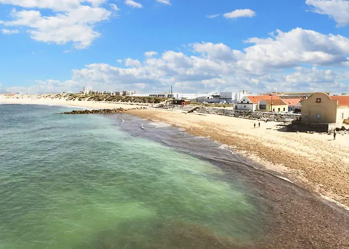 Дом отдыха Cozy House In Peniche, 30 M² With Sea View Пениши